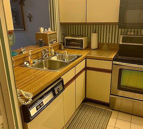 Kitchen with new microwave