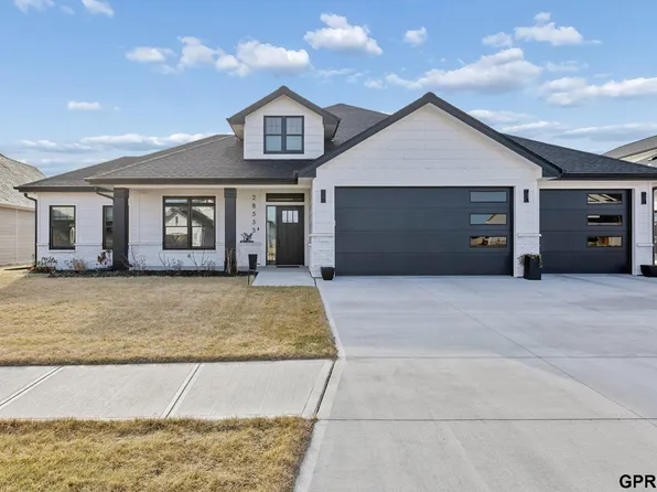 28533 Jessie Cir, Valley, NE 68064