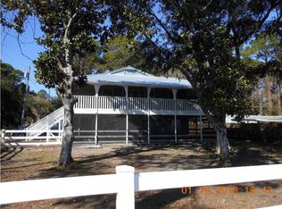 4 3rd St APT B, Eastpoint, FL 32328