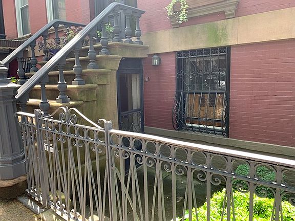 2nd image of 612 Carroll St #1