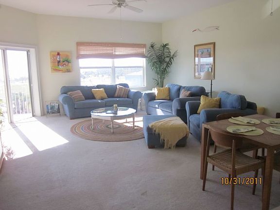 3rd image of 403 Tarpon Ave APT 403