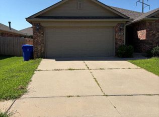 826 Barbaroot Dr, Norman, OK 73069