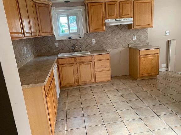 5th image of 16790 Bell Ave