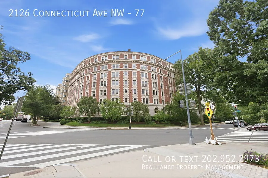 Elegant Furnished Apartment in Historic DC Building — Photo 3