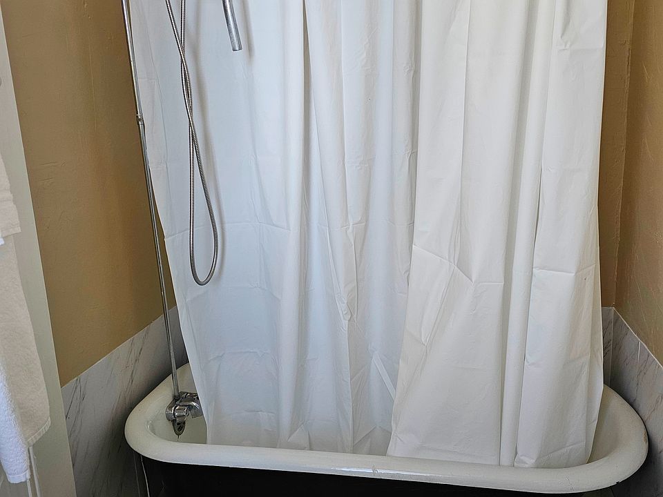 1st image of 120 W Pennsylvania Ave #27