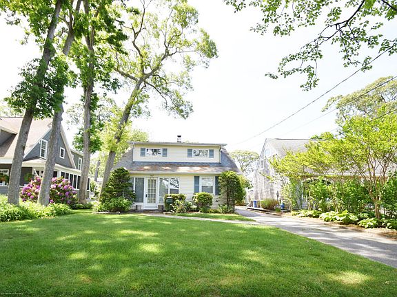 3rd image of 622 Beacon Blvd
