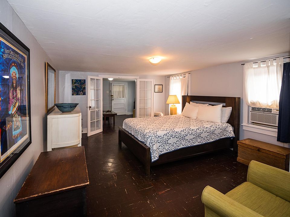 1st image of 1364 Moss St #B