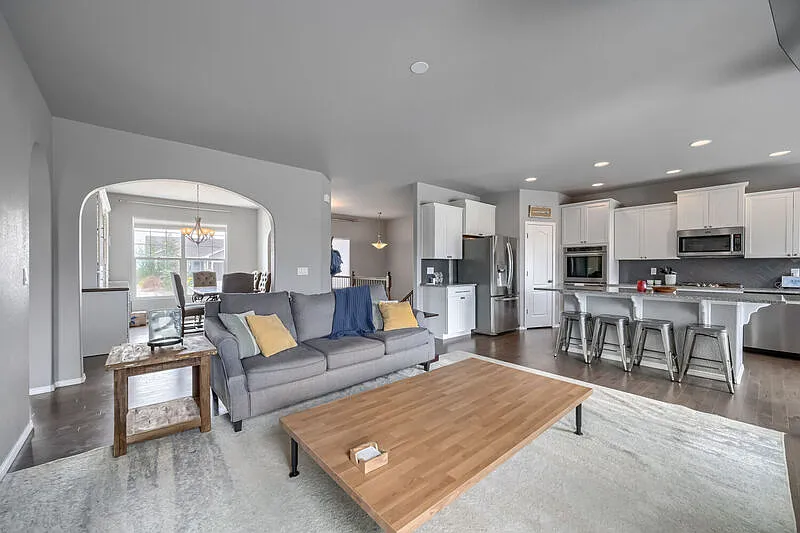 5 bed, 3.0 bath, 3506 sqft, $3,100 — Photo 3