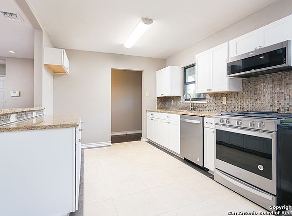 5th image of 1626 Dawnridge Dr