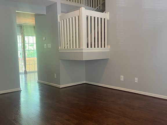 4th image of 12 Tannenbaum Cir #1