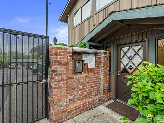 3rd image of 13702 37th Avenue S #51