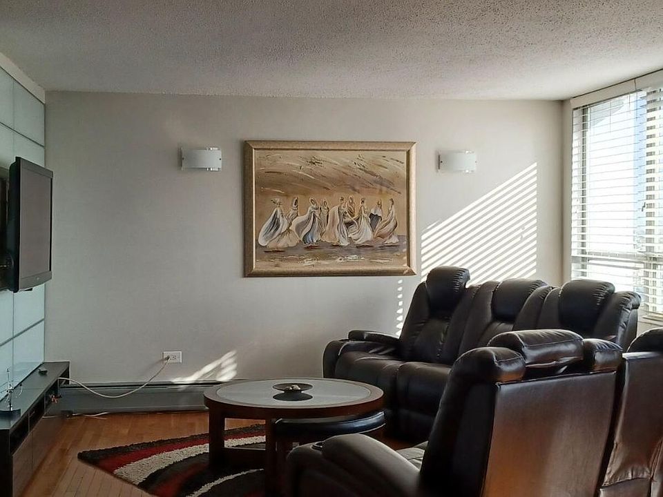 8815 W Golf Rd Niles IL Zillow