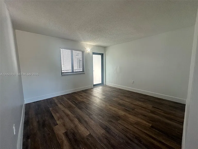 529 SW 4th St #301 — Photo 12