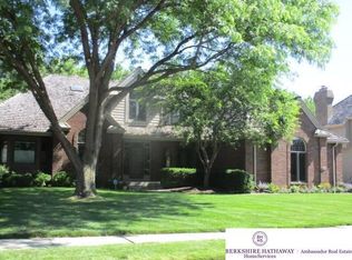 16622 Howard Cir, Omaha, NE 68118