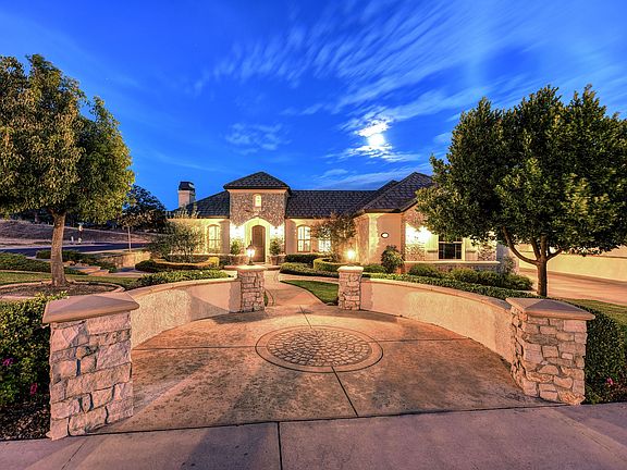 2nd image of 802 Heritage Pl