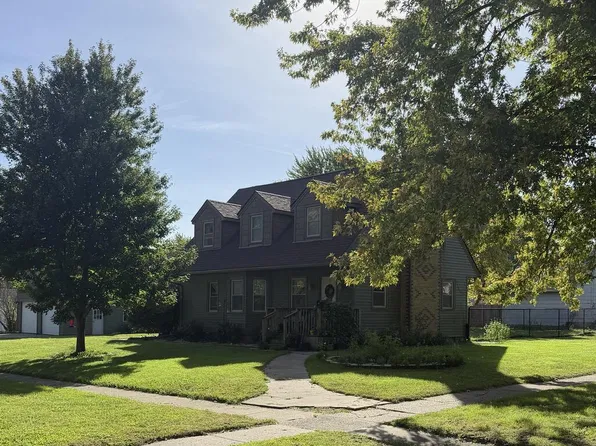 705 Richmond St, Rockwell City, IA 50579