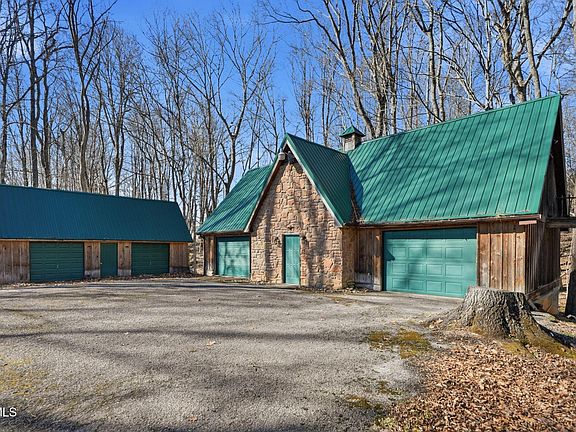 5th image of 251 Forbes St