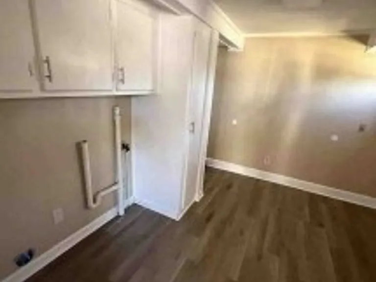 341 E Northside Dr — Photo 5