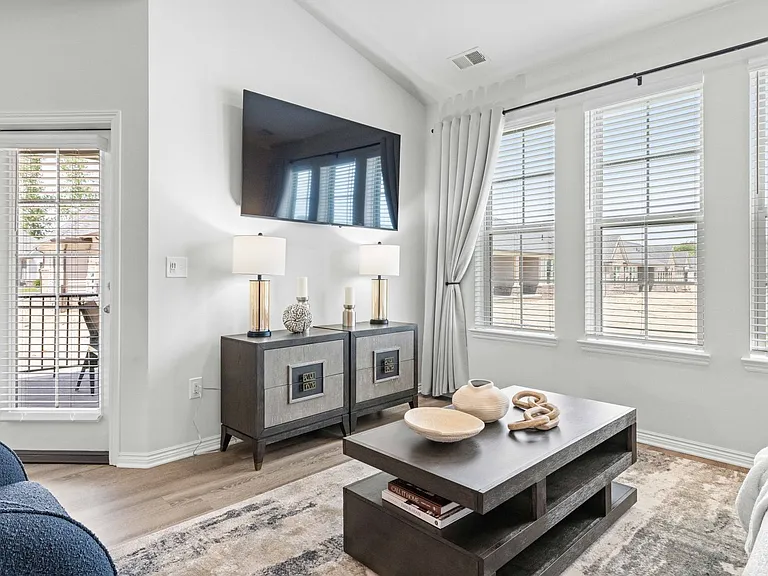 Walden Parc Apartments — Photo 58