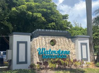 4287 NE 9th St, Homestead, FL 33033