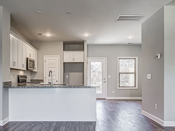 4th image of 218 Mansfield Dr Lot 40