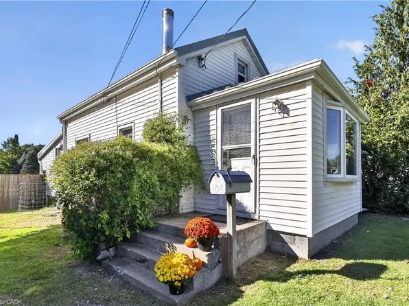 715 S Pelham Rd, Welland, ON L3C 3C9