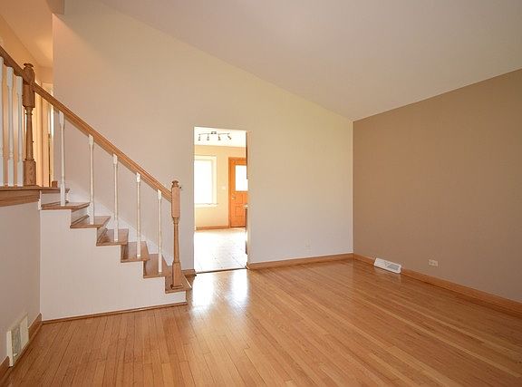 5th image of 449 Oak Ave