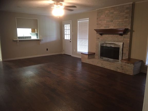 3rd image of 16534 Wood Dr