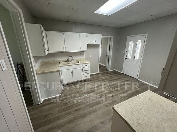 5th image of 1634 McLain St