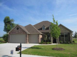 205 Devonshire Ave, Lowell, AR 72745