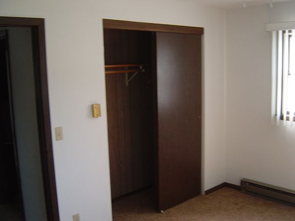 5th image of 290 W 1st Ave