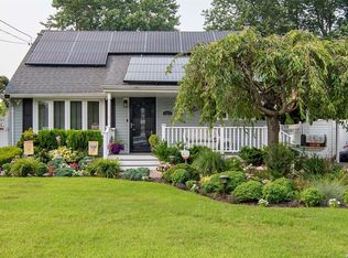121 Greenwood Dr, North Babylon, NY 11703