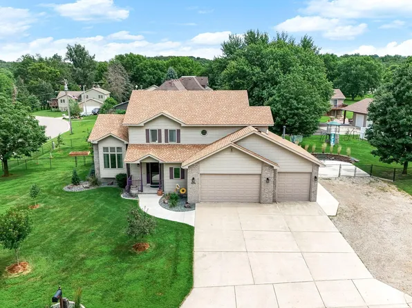 414 2nd St SW, Medford, MN 55049