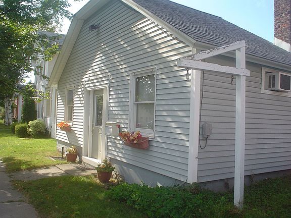 2nd image of 9 Hill St