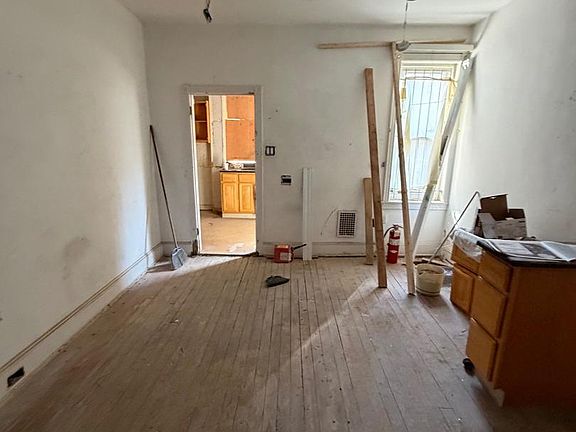 4th image of 3727 N Delhi St
