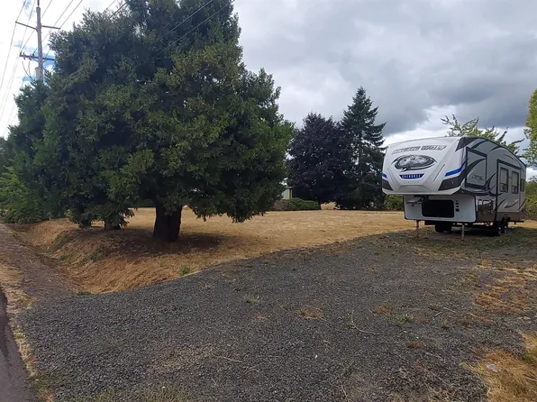 471 Hampden Ln NE, Salem, OR 97317
