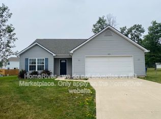 2225 Morgan Creek Dr, Fort Wayne, IN 46808