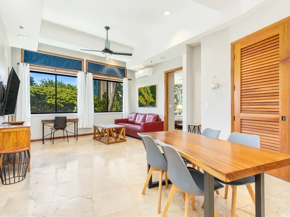 2045 Kalakaua Ave APT M300, Honolulu, HI 96815