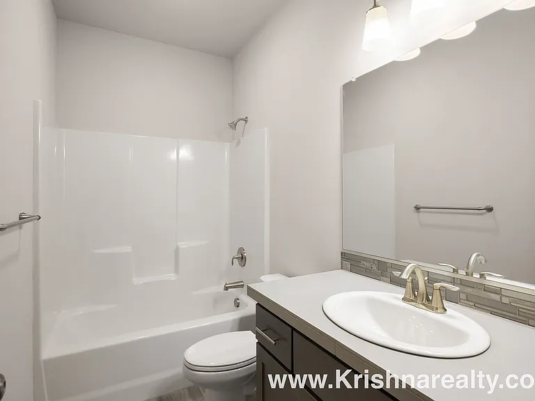 1115 S 32nd Ave — Photo 16
