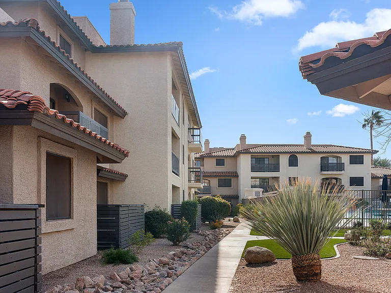 Chazal Scottsdale — Photo 35