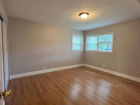 2nd image of 6140 N Richmond St #1E