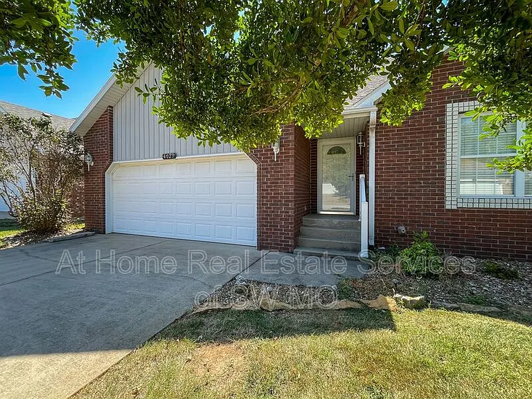 4023 S Warmwater Ave — Photo 1