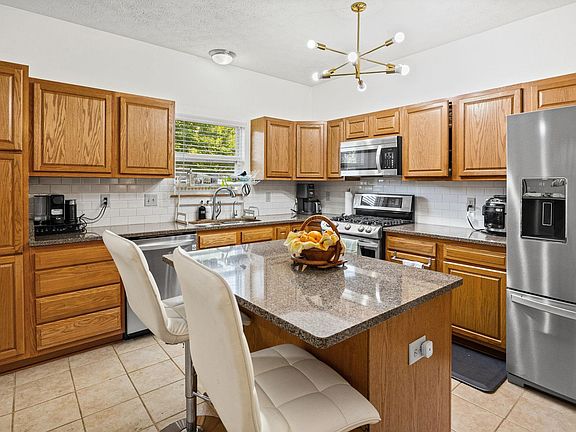 4th image of 3220 Edgerton St