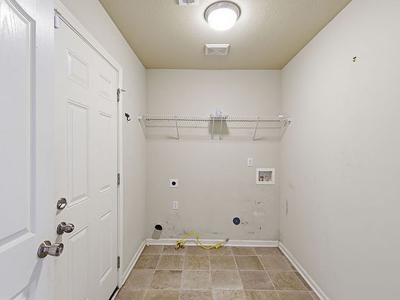 5th image of 105 Eagles View Ct