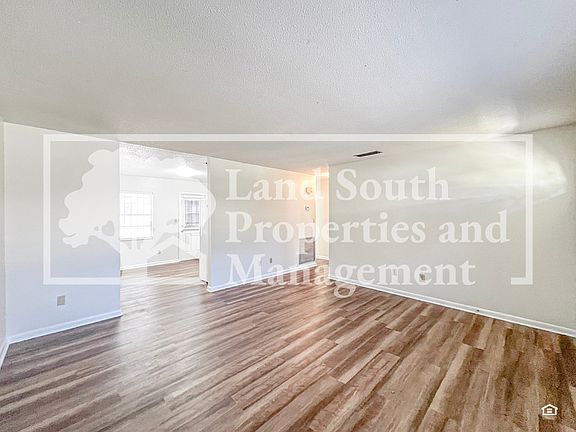 3rd image of 318 Ariana St