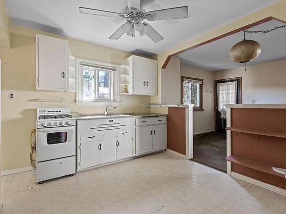2nd image of 2055 Fairmount Ave #B