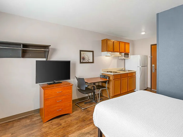 Studio Suite - 1 Full Bed
