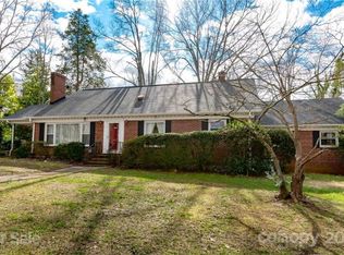 617 3rd Ave NW, Hickory, NC 28601