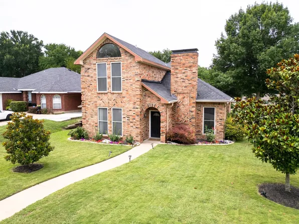 1113 Crestwood Ct, Desoto, TX 75115