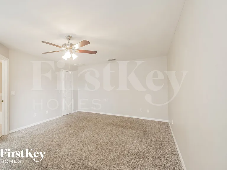 1229 SW 18th Ave — Photo 7